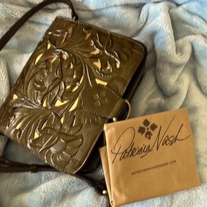 Patricia Nash green leather shoulder bag w/embossing and laser cuts.